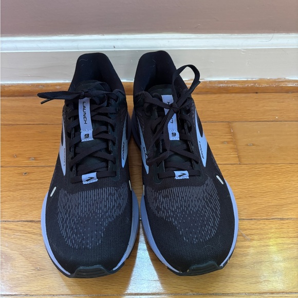 Brooks Women’s Launch 9 - Black and Lavender Running Shoes - Picture 3 of 6
